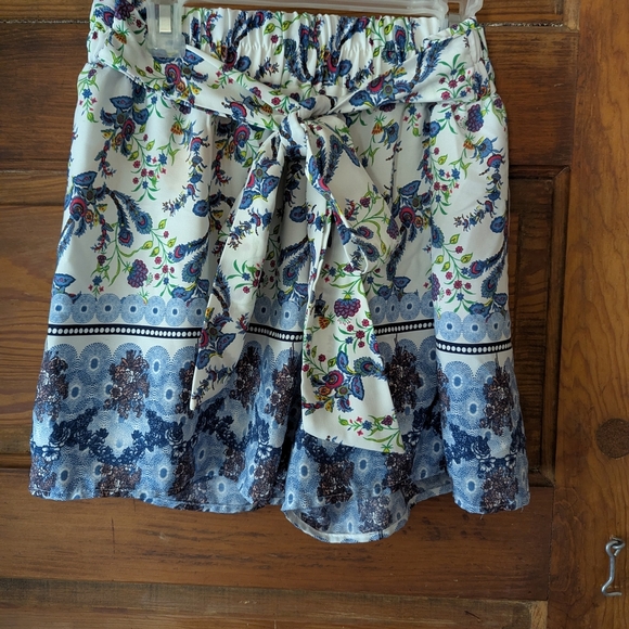 Ces Femme Blue and White Skorts with Floral Pattern - Picture 1 of 6